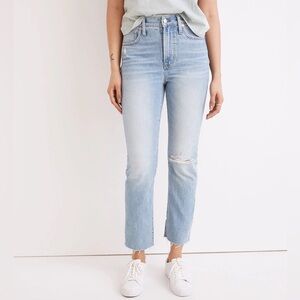 Madewell Perfect Vintage Jeans in Coney Wash Destroyed Edition - Size 27